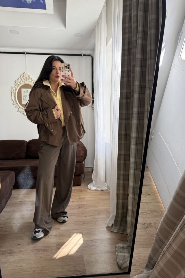 Yakası kürk detay mont