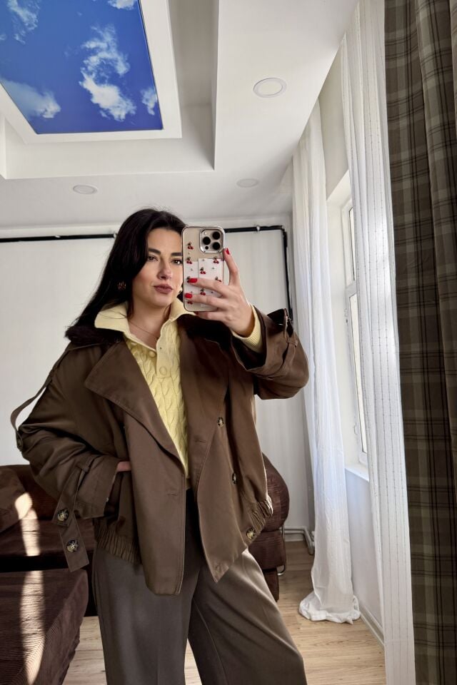 Yakası kürk detay mont