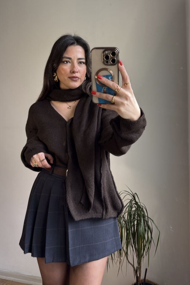 Şal detaylı triko hırka